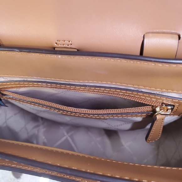 MICHAEL Michael Kors Manhattan Medium Logo and Leather Backpack - Picture 6 of 7